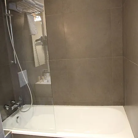 Art Batignolles 3* Parigi