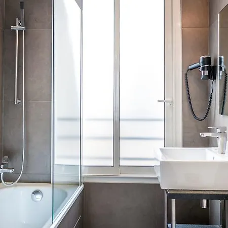 Art Batignolles 3* Parigi