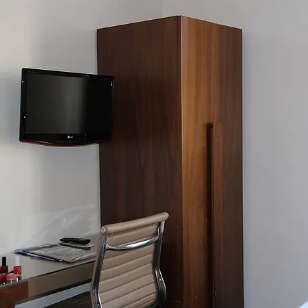 Art Batignolles 3*