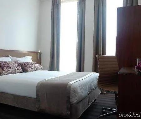 Art Batignolles Hotel 3*