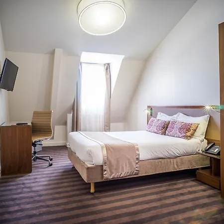Art Batignolles Hotel