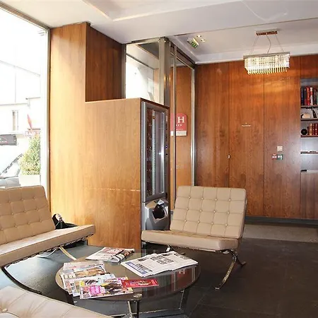 ホテル Art Batignolles パリ