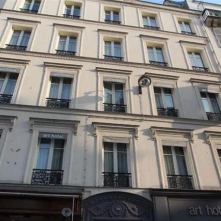 Art Batignolles מלון 3*
