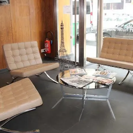 Art Batignolles מלון 3*